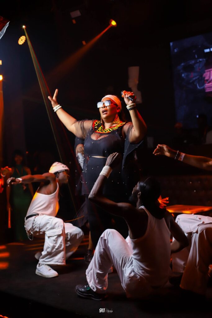 La Reine Shows 